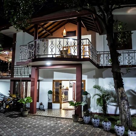 Golden Star Guest House Jaffna Buitenkant foto