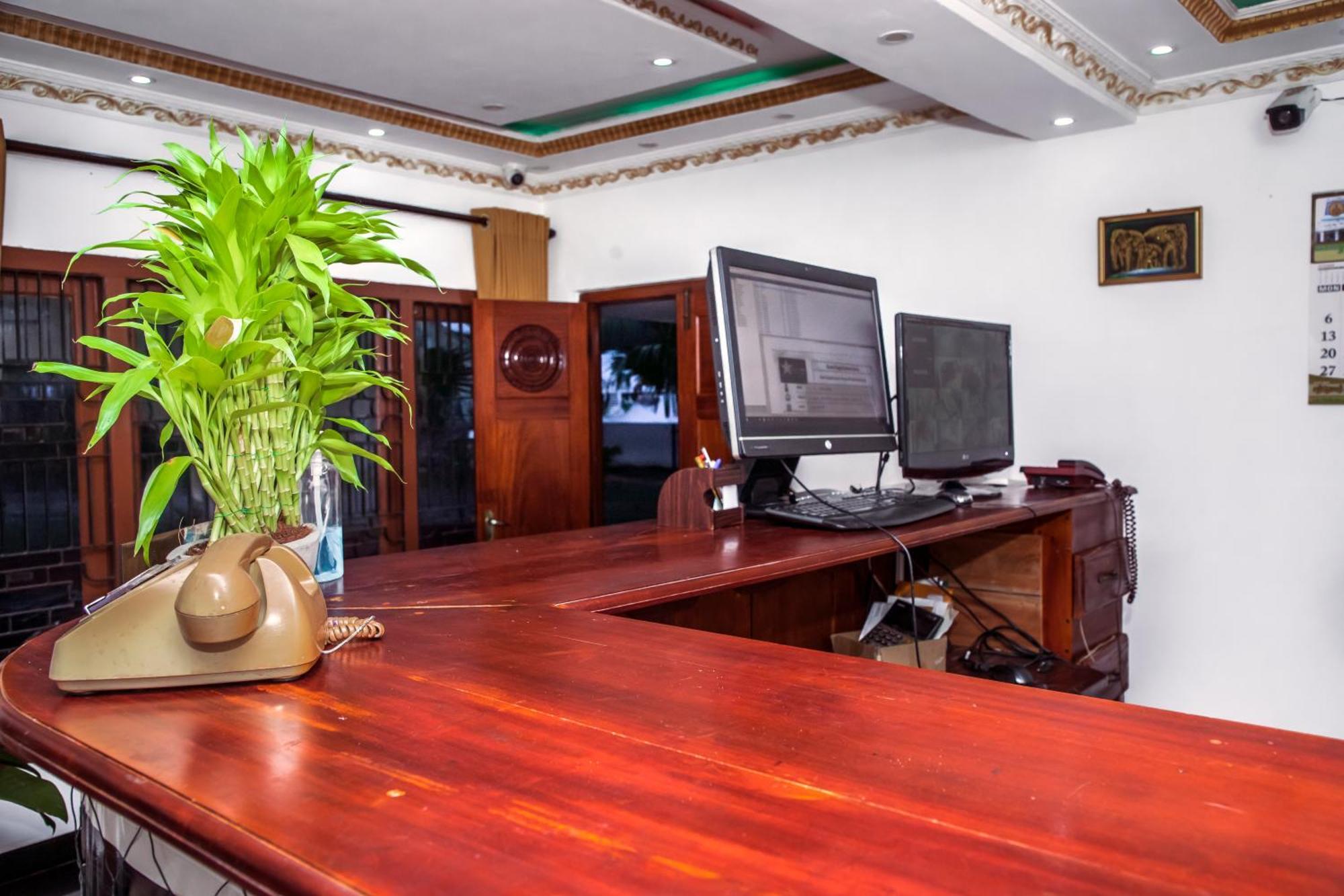 Golden Star Guest House Jaffna Buitenkant foto