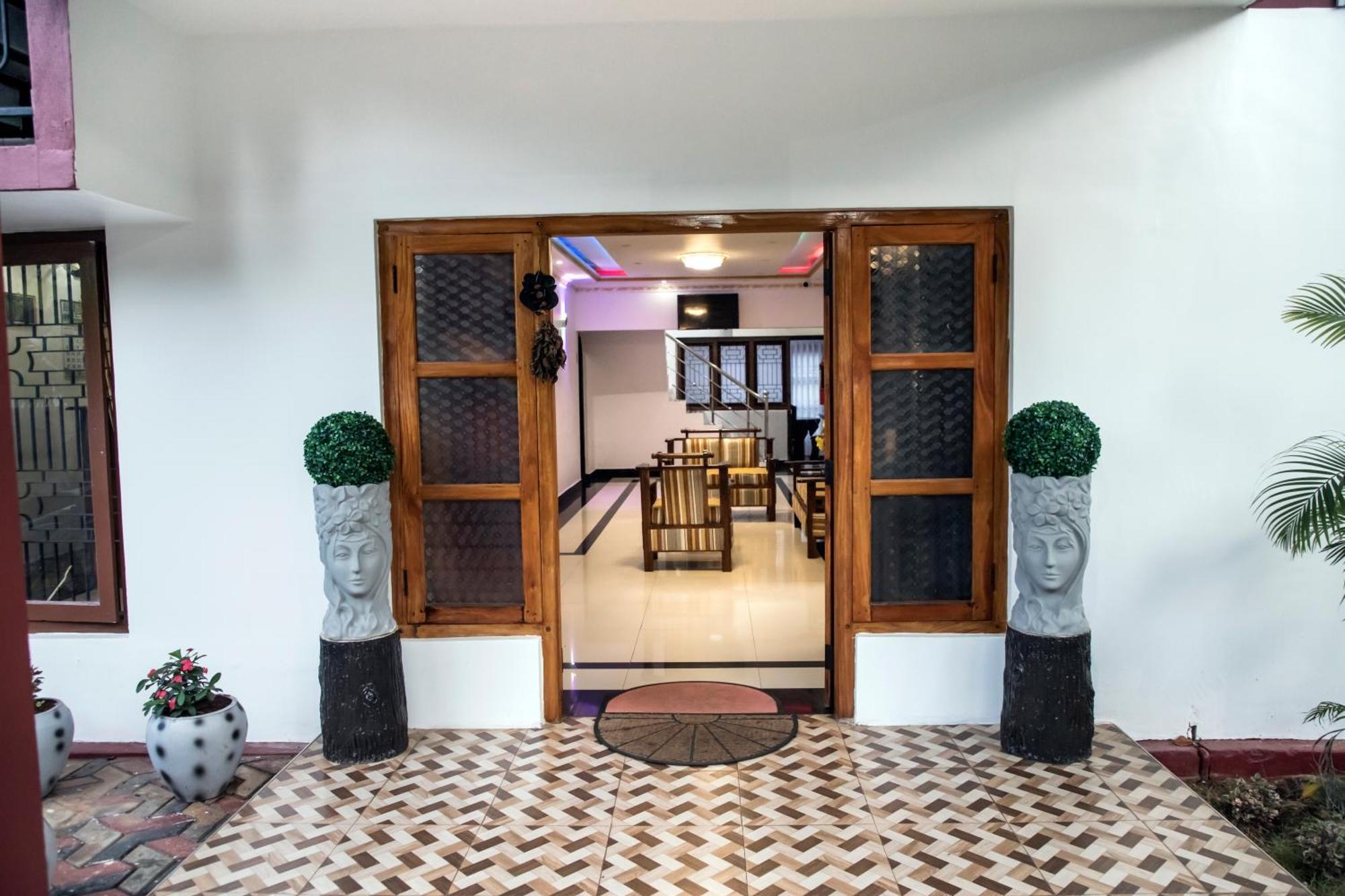 Golden Star Guest House Jaffna Buitenkant foto