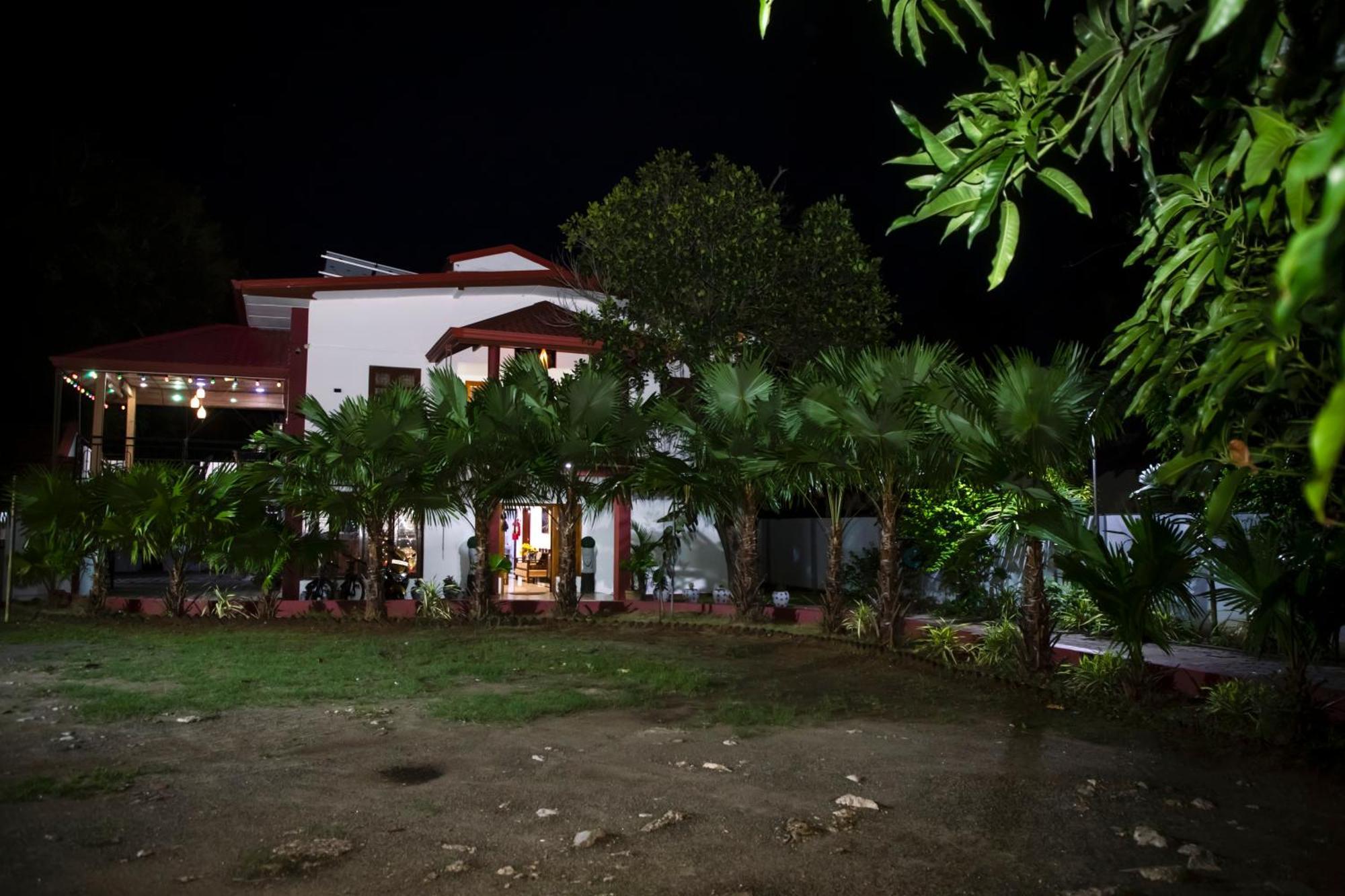 Golden Star Guest House Jaffna Buitenkant foto