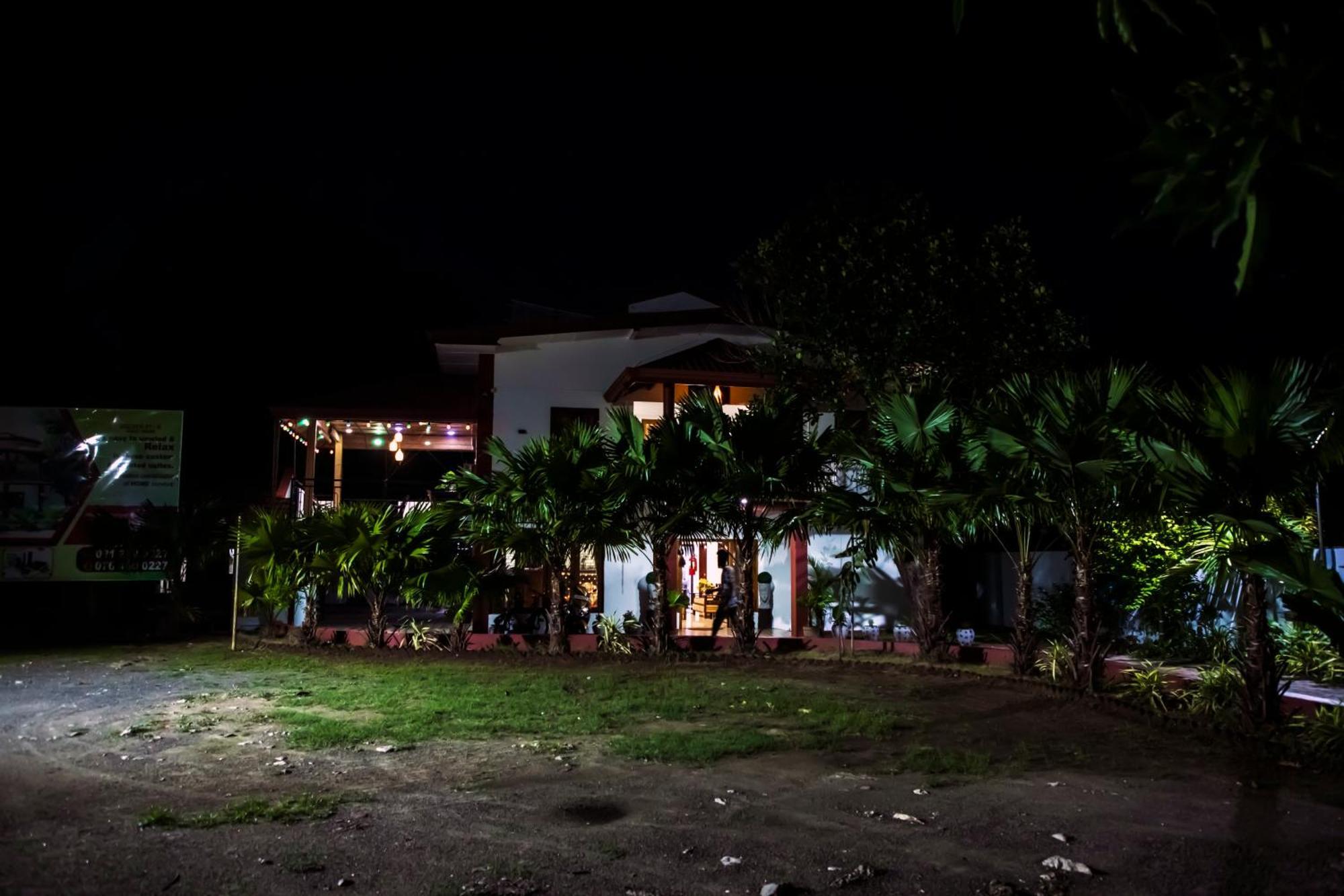 Golden Star Guest House Jaffna Buitenkant foto