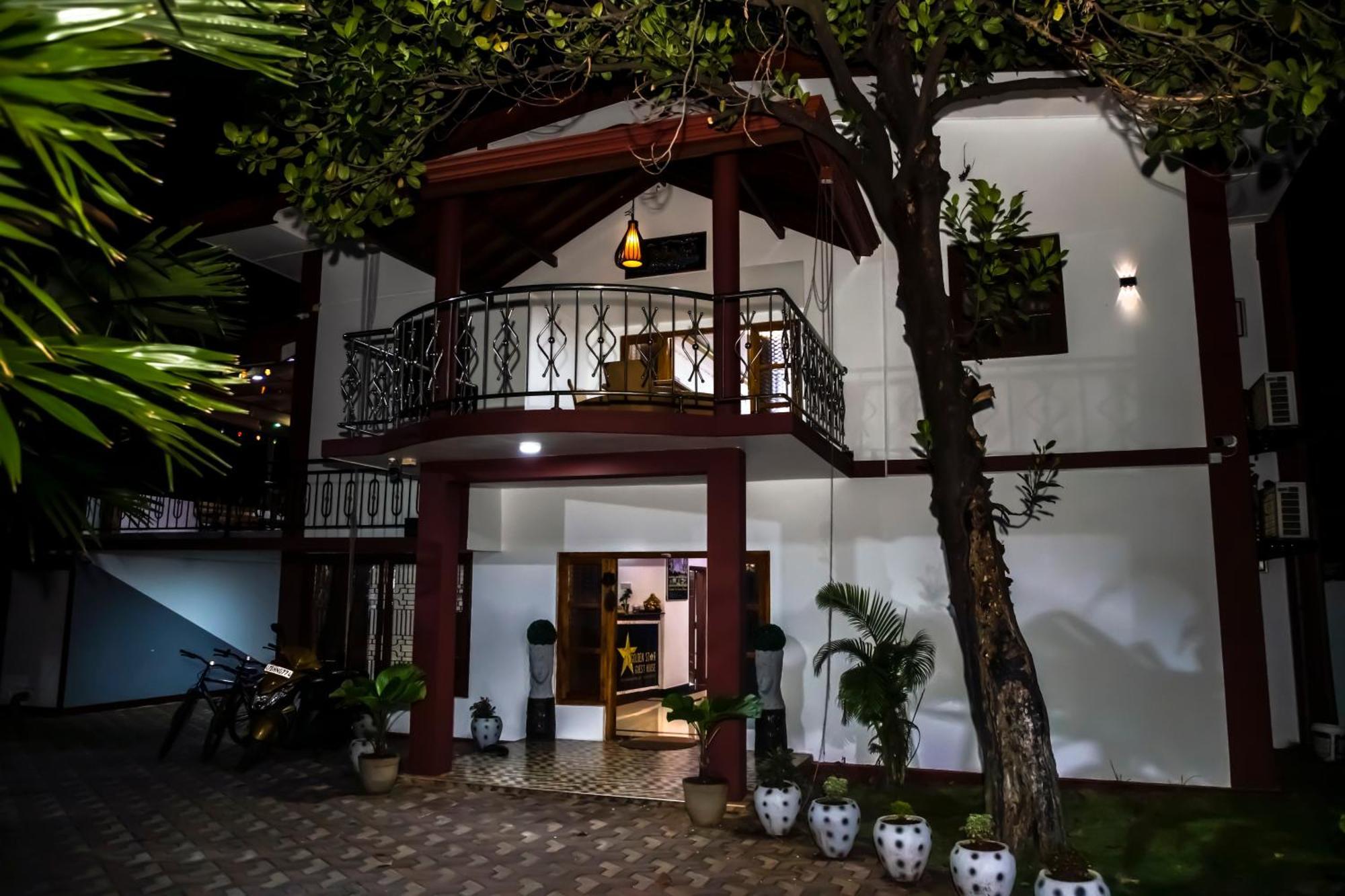 Golden Star Guest House Jaffna Buitenkant foto